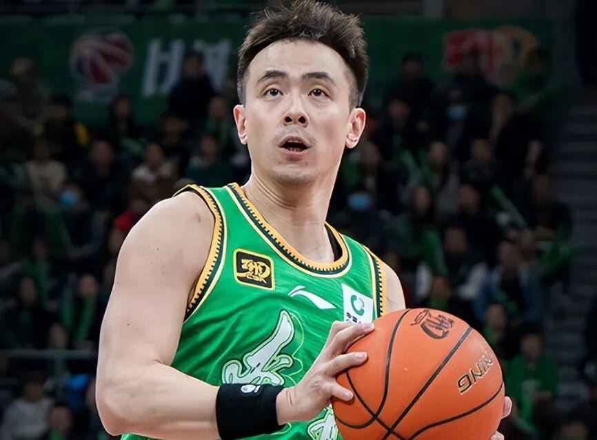 体育赛事直播-赵继伟赛季首秀完美，CBA又来超级外援！